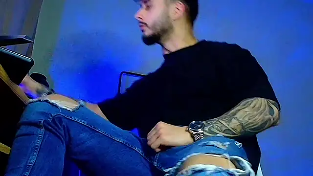 Snapshot of XanderCage99 chatting on 02-25-26, 12:11 XanderCage99 online show from 02-25-26, 12:11