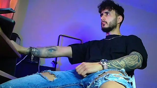 Snapshot of XanderCage99 chatting on 03-21-26, 06:58 XanderCage99 online show from 03-21-26, 06:58