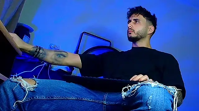 Snapshot of XanderCage99 chatting on 02-13-26, 06:30 XanderCage99 online show from 02-13-26, 06:30