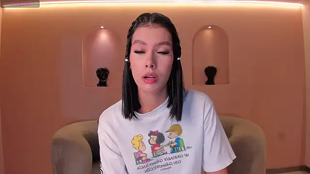 NiaSalvatore online show from 09-24-25, 06:25