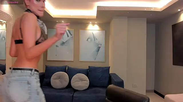 NiaSalvatore online show from 11-03-25, 06:22