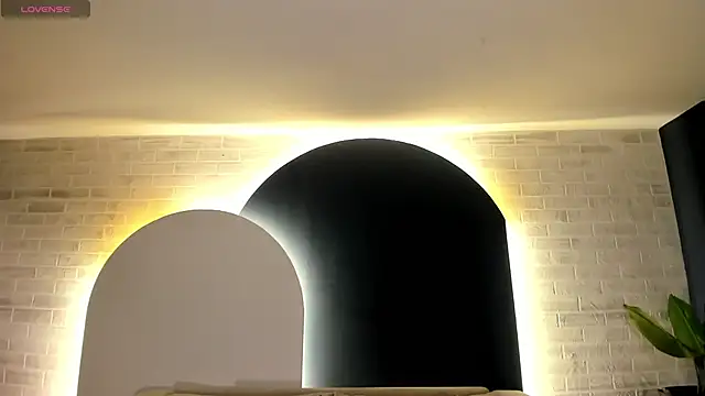 NiaSalvatore online show from 09-20-25, 03:50