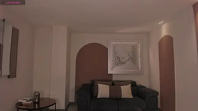 NiaSalvatore online show from 01-13-26, 06:34