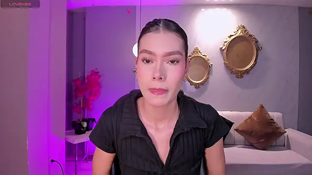 NiaSalvatore online show from 03-17-26, 02:58