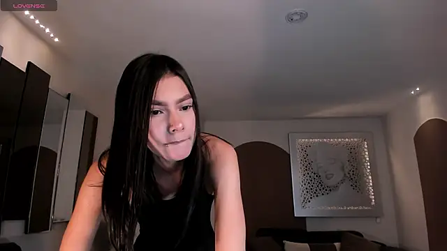 NiaSalvatore online show from 02-15-26, 10:41