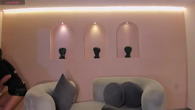 NiaSalvatore online show from 09-22-25, 07:20