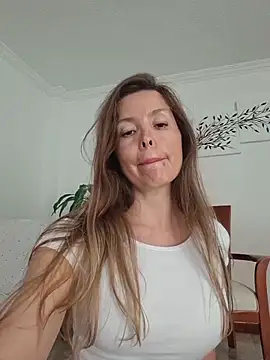 karina warthon online show from 06-04-26, 05:39