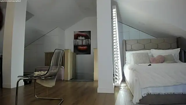 Yourhotqueeen online show from 10-13-25, 09:38