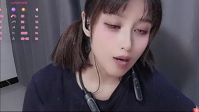 Lucky-xiuxiu online show from 09-30-25, 02:56