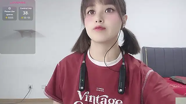 Lucky-xiuxiu online show from 09-10-25, 01:21