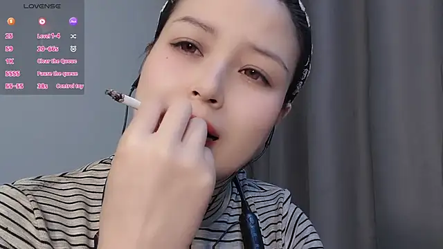 Lucky-xiuxiu online show from 12-04-25, 03:11