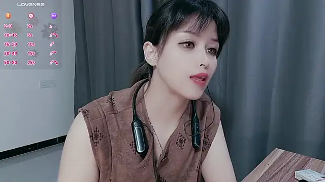 Lucky-xiuxiu online show from 10-17-25, 01:13