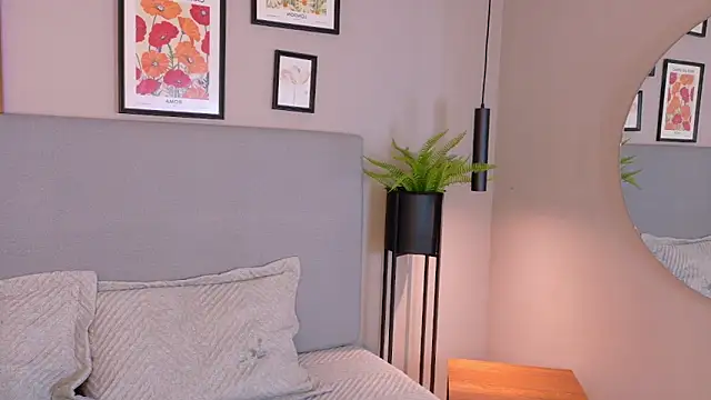 AbieHills online show from 02-21-26, 11:45