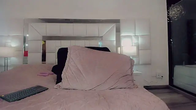 Gisele fox online show from 03-09-25, 01:46