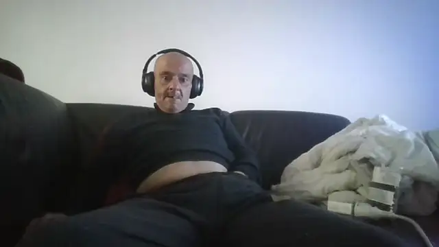 horndude187187 online show from 06-12-26, 07:06