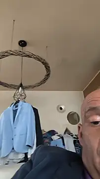 horndude187187 online show from 07-04-26, 12:43
