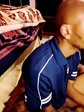 KMbesxxx online show from 12-18-25, 08:34