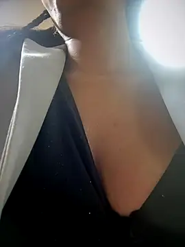 BELLA--26 online show from 10-02-25, 01:58