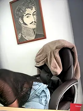 BELLA--26 online show from 11-30-25, 01:34