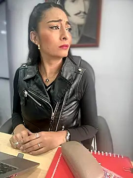 BELLA--26 online show from 12-04-25, 01:21