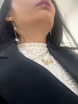 BELLA--26 online show from 11-07-25, 02:21