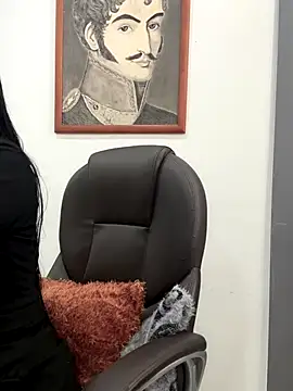 BELLA--26 online show from 12-16-25, 01:48