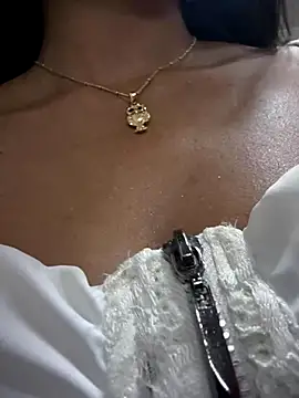 BELLA--26 online show from 10-06-25, 02:07