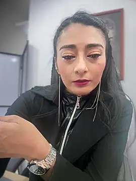 BELLA--26 online show from 12-22-25, 01:55