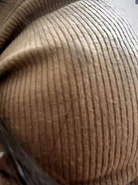 BELLA--26 online show from 10-21-25, 02:27