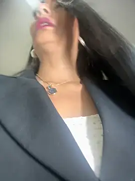 BELLA--26 online show from 11-28-25, 01:44