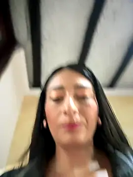 BELLA--26 online show from 10-04-25, 02:51