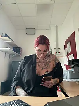 Mia-Fuchs online show from 02-12-25, 08:27