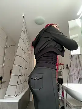 Mia-Fuchs online show from 01-08-26, 02:23