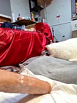 Snapshot of zasmin3 chatting on 11-10-25, 11:43 zasmin3 online show from 11-10-25, 11:43