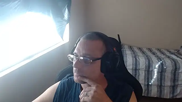 Snapshot of Dubesnackes chatting on 11-04-25, 08:56 Dubesnackes online show from 11-04-25, 08:56