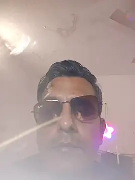 MAGNETICDADDY8 online show from 10-20-25, 10:21