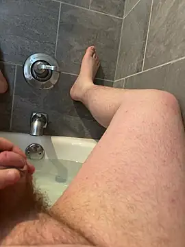 Snapshot of Ucsamiam chatting on 12-20-24, 05:57 Ucsamiam online show from 12-20-24, 05:57