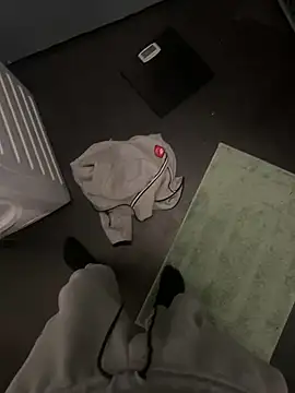 Snapshot of chriswhittheD chatting on 01-01-25, 07:10 chriswhittheD online show from 01-01-25, 07:10