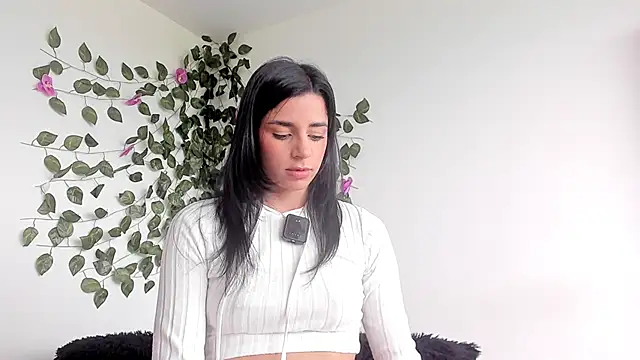 Snapshot of Laurensmith9 chatting on 06-10-26, 04:41 Laurensmith9 online show from 06-10-26, 04:41