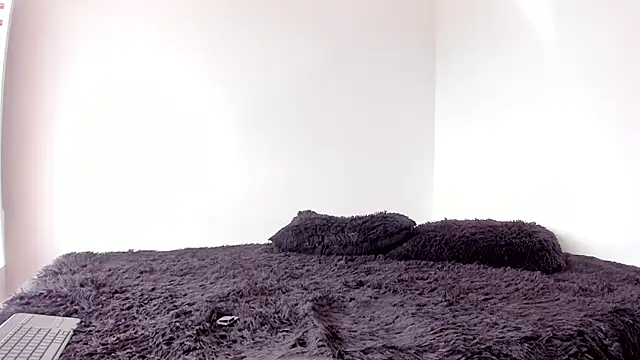 Laurensmith9 online show from 01-14-26, 01:59