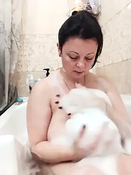 Snapshot of natnett chatting on 10-21-25, 04:06 natnett online show from 10-21-25, 04:06