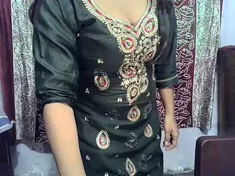 Snapshot of SIYA_MAVI chatting on 07-17-26, 02:20 SIYA MAVI online show from 07-17-26, 02:20