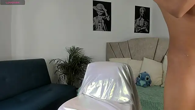 twinkmilk  online show from 10-20-25, 08:20