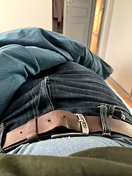 Pierre22000 online show from 12-16-25, 02:21