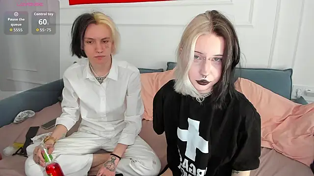Snapshot of VeryRare_TwinS chatting on 05-01-26, 04:39 VeryRare TwinS online show from 05-01-26, 04:39