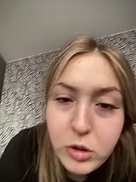 Snapshot of Emilie_Kitty chatting on 01-06-25, 09:41 Emilie Kitty online show from 01-06-25, 09:41