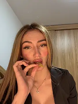 Snapshot of Maddy_Jones chatting on 11-23-25, 03:38 Maddy Jones online show from 11-23-25, 03:38