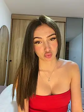 Snapshot of Maddy_Jones chatting on 11-24-25, 04:01 Maddy Jones online show from 11-24-25, 04:01