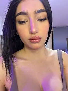 Maddy Jones online show from 05-29-26, 04:18