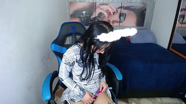 Anniee x online show from 10-15-25, 12:57